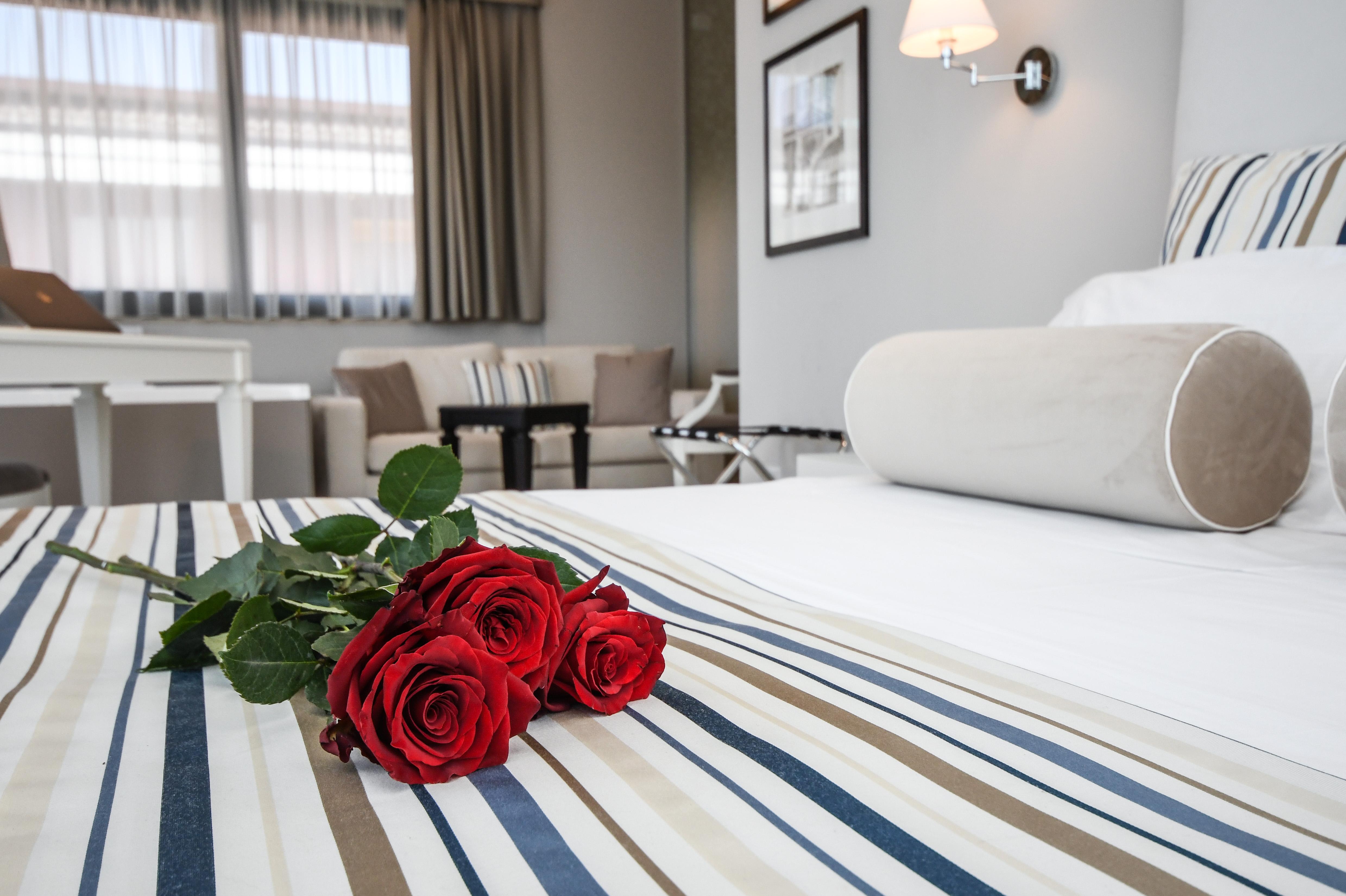Hotel Oliveto Desenzano del Garda Bagian luar foto