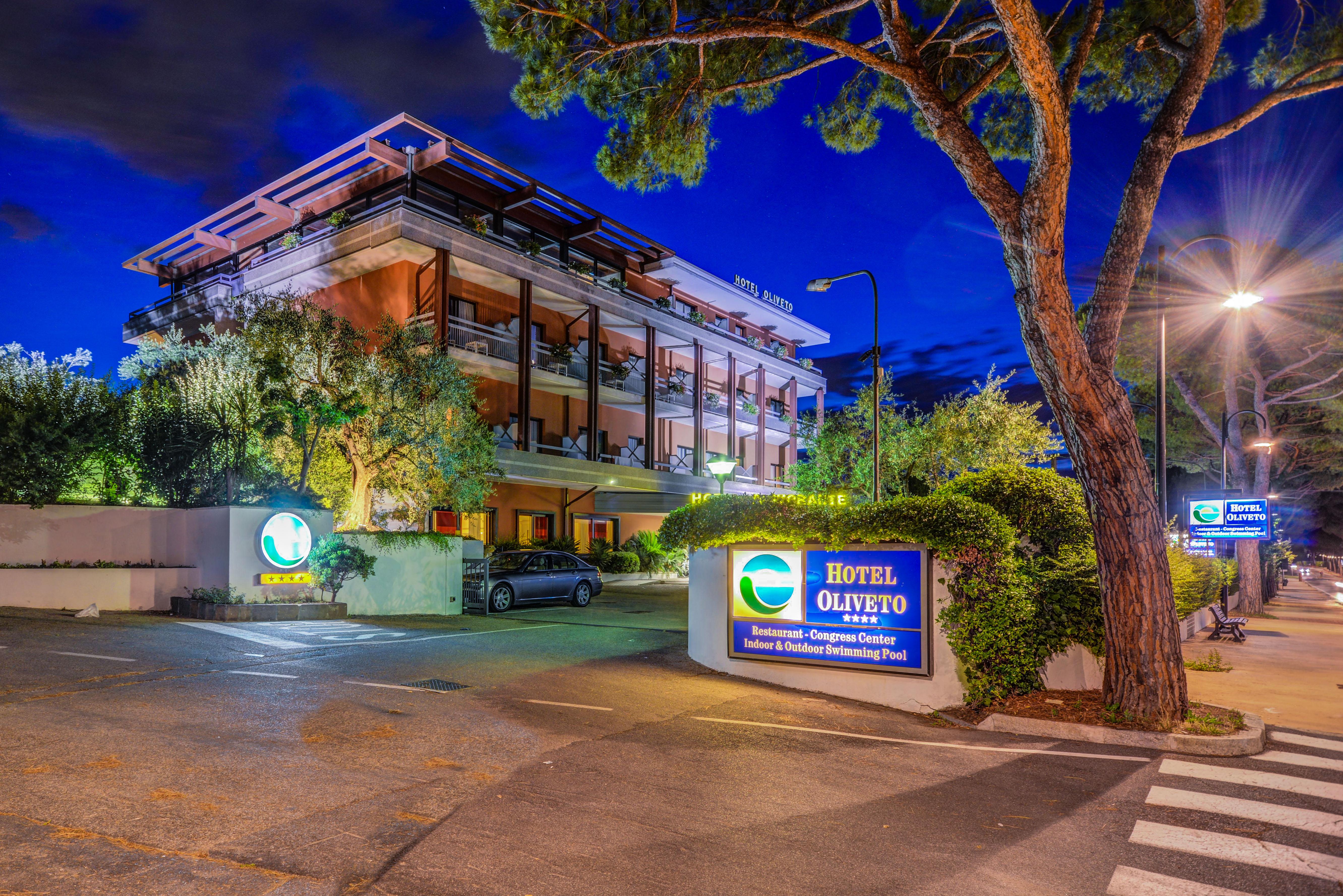 Hotel Oliveto Desenzano del Garda Bagian luar foto