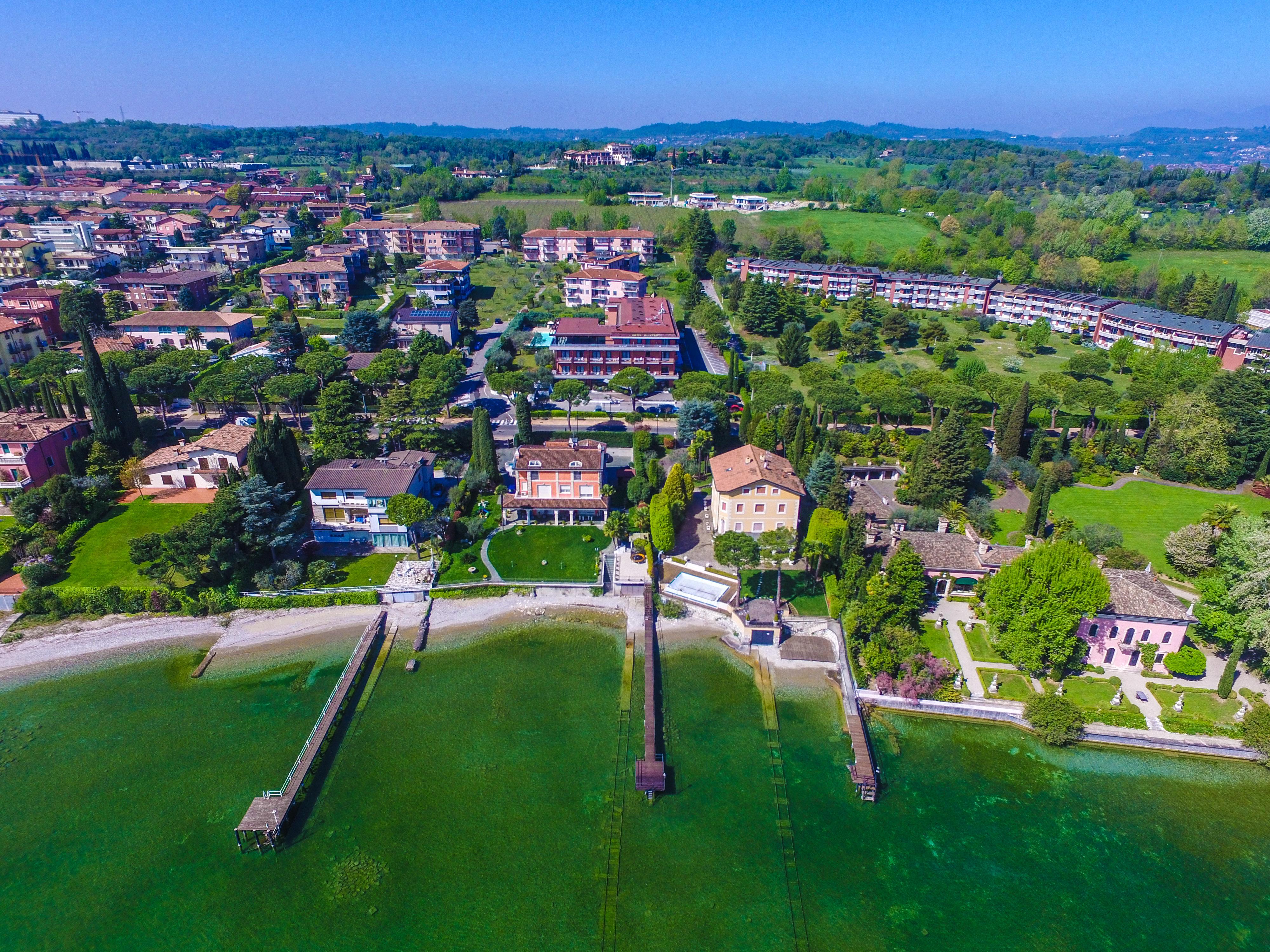 Hotel Oliveto Desenzano del Garda Bagian luar foto