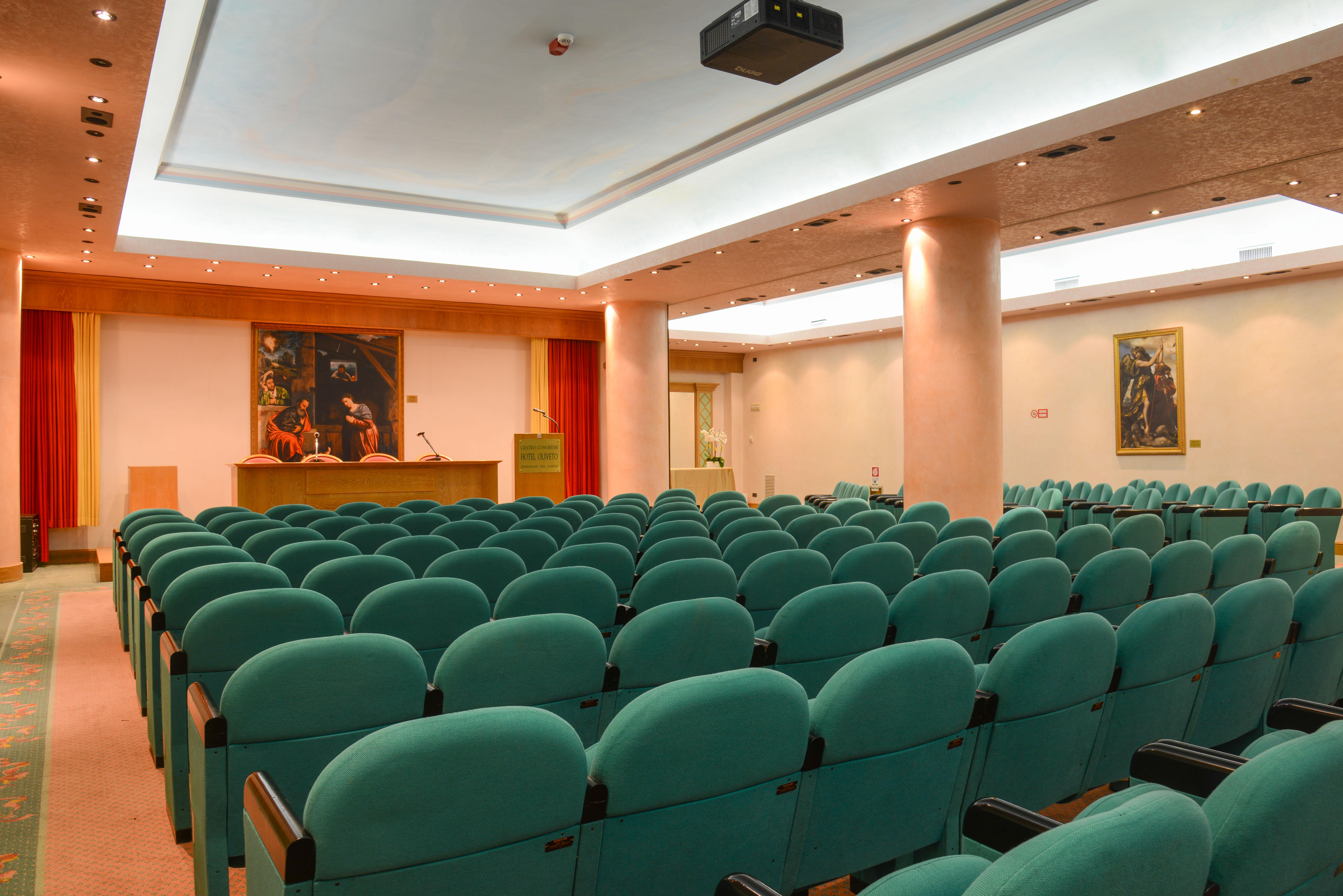 Hotel Oliveto Desenzano del Garda Bagian luar foto